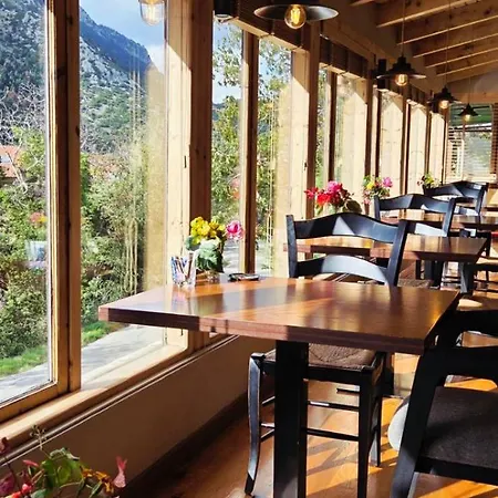 Mavrodimos 招待所 3*